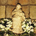 statue