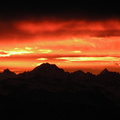 Lever de soleil sur les Alpes