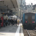 Les passagers ont du mal à quitter les quais